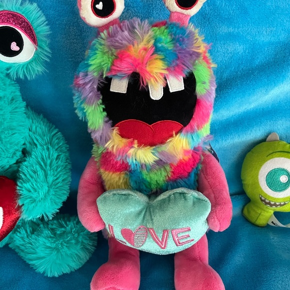 Children's plush sleeping bag with 3 monster plush animals - Picture 8 of 13